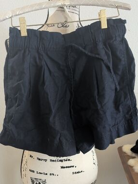 Uniqlo Black High-Waist Paperbag Drawstring Shorts